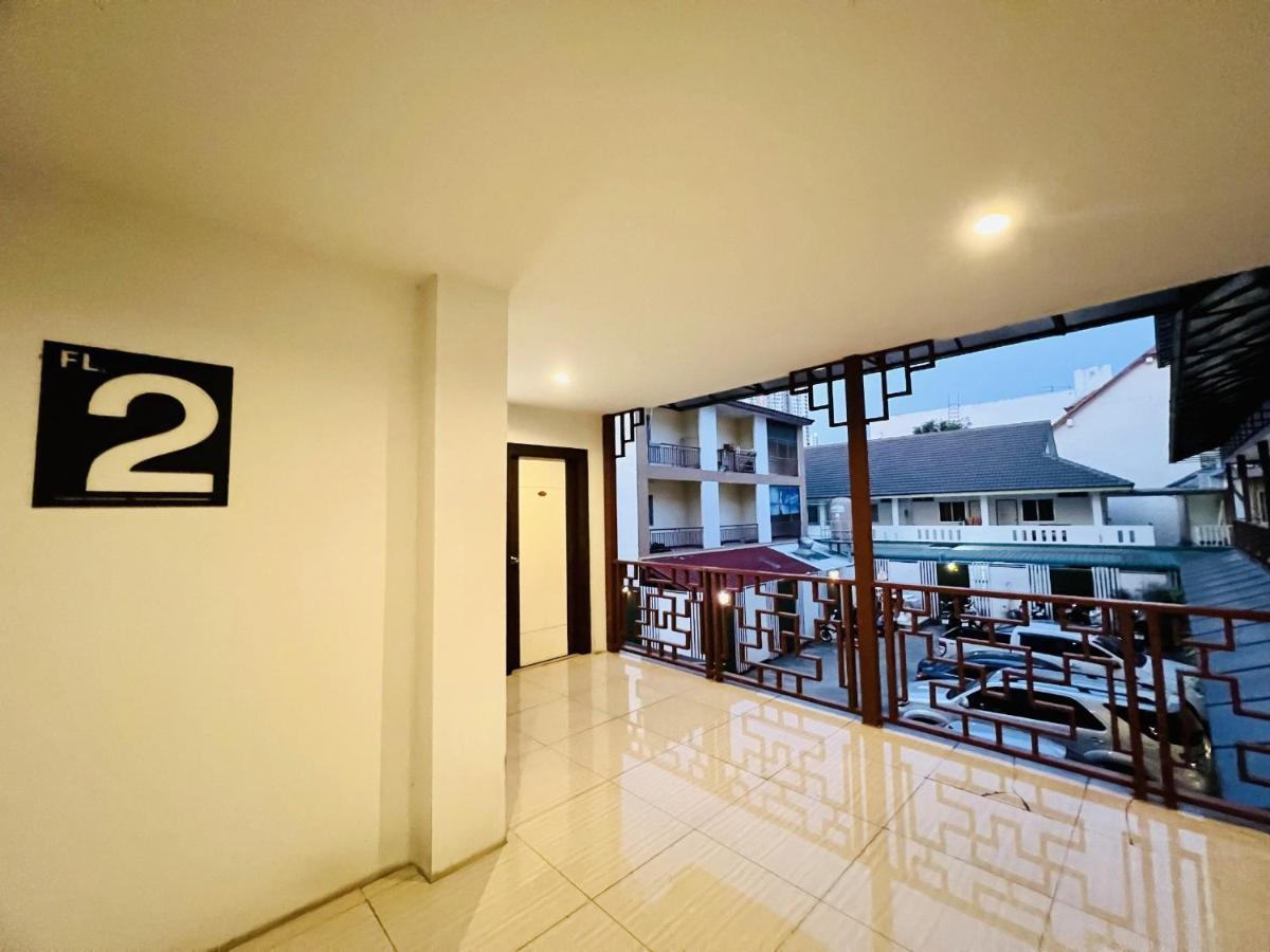 Inn Kham Apartment Чиангмай Экстерьер фото