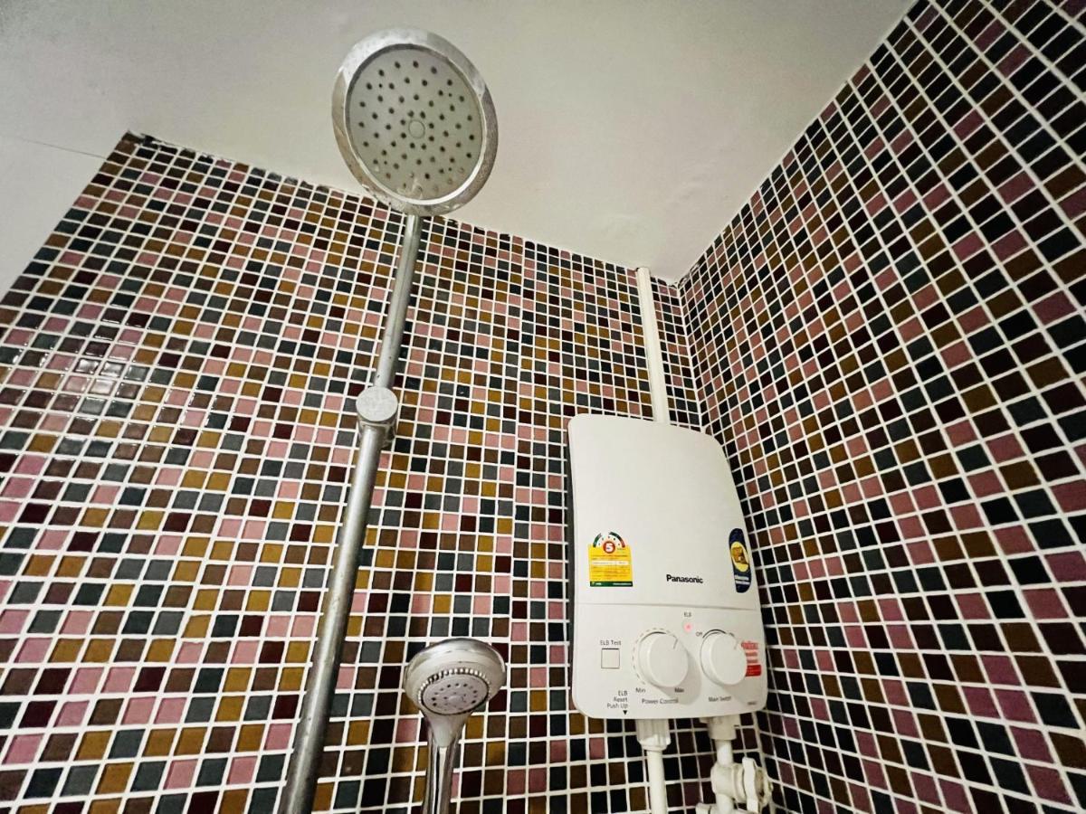 Inn Kham Apartment Чиангмай Экстерьер фото