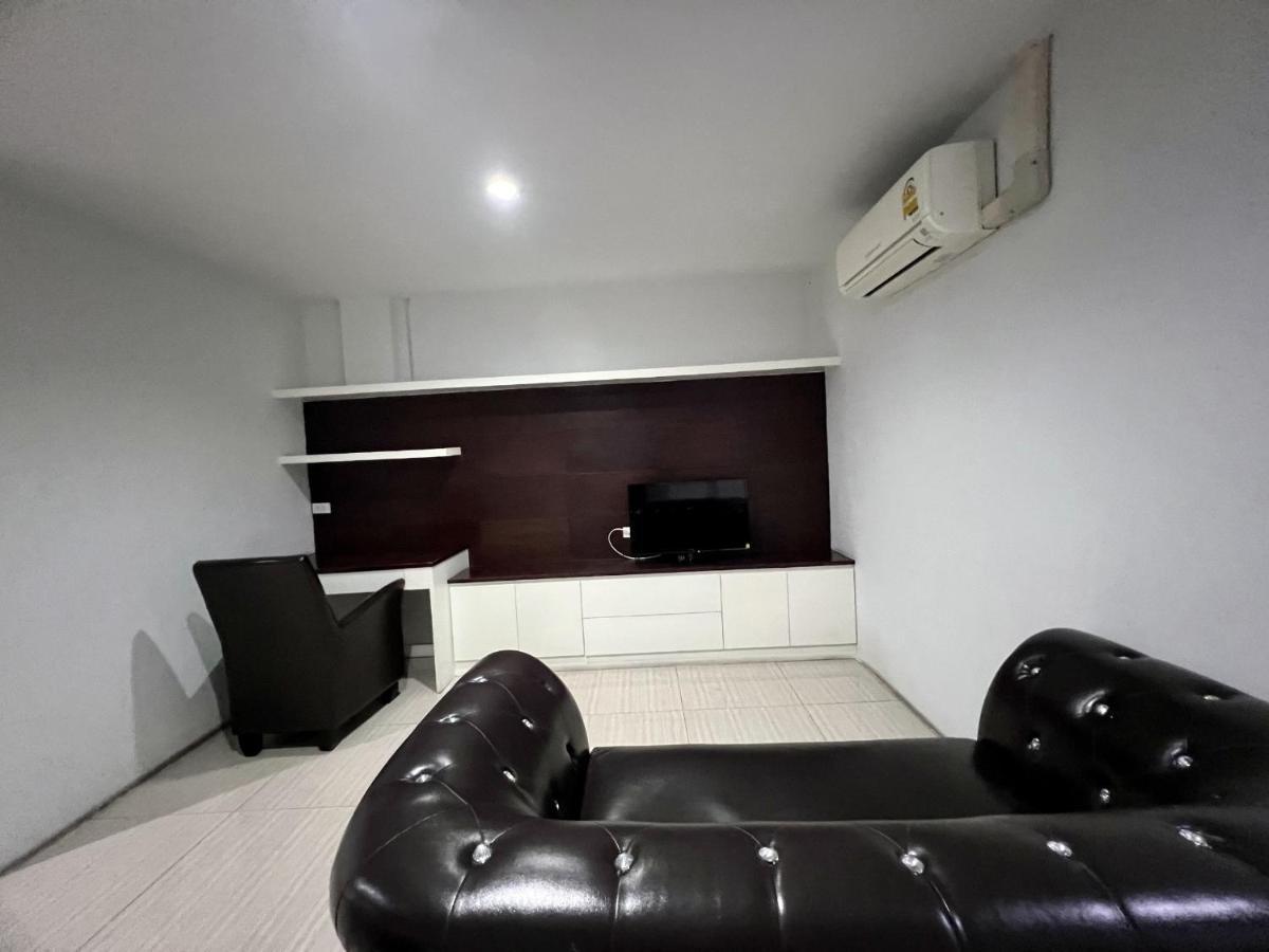 Inn Kham Apartment Чиангмай Экстерьер фото